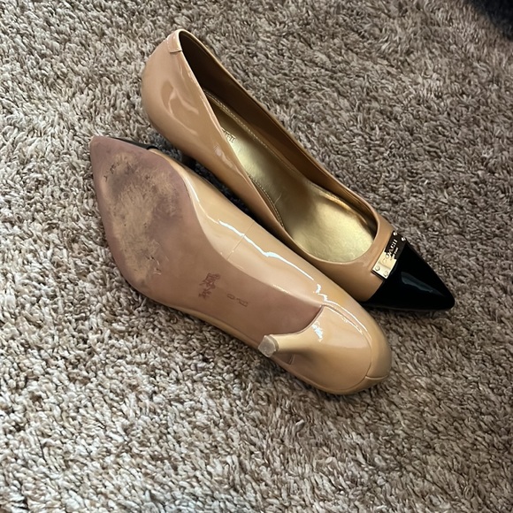 Coach Pumps Size 8B 2 1/2 Inch Heel - Picture 3 of 5